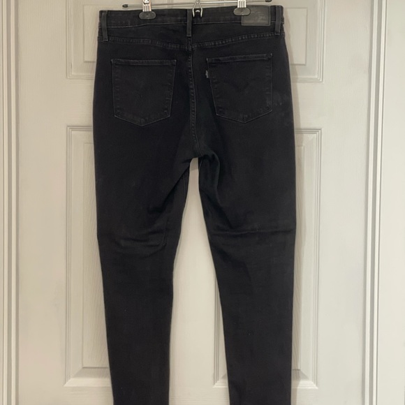 Levi’s Faded Black 721 High Rise Skinny Jean - Picture 2 of 3